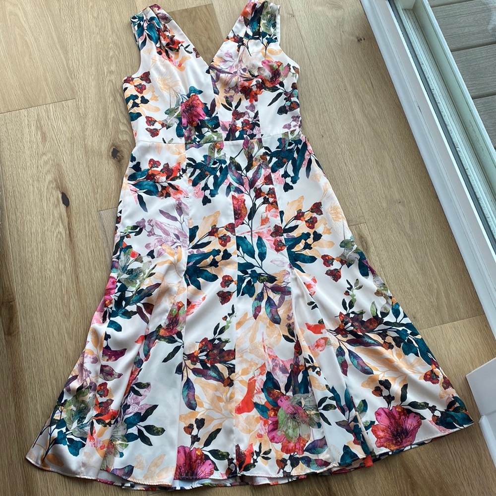 😍Maggy London fit and flare dress. Size 10